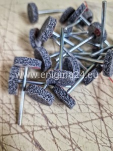 Włóknina sprasowana na trzpieniu 3mm